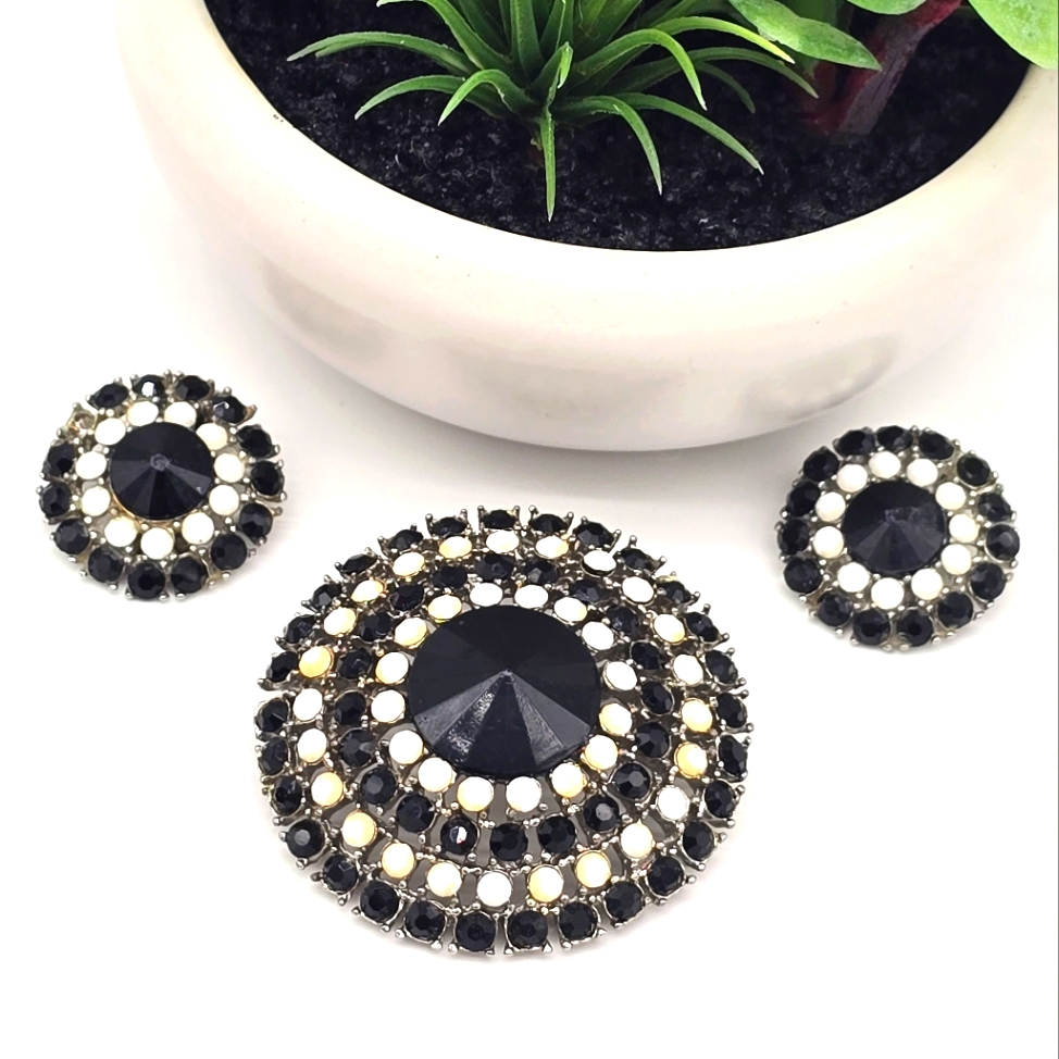 Vintage Signed Weiss Black And White Rhinestone Domed Flower Fabulous Set 54$
